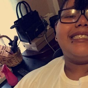 Meet your Posher, Carolina